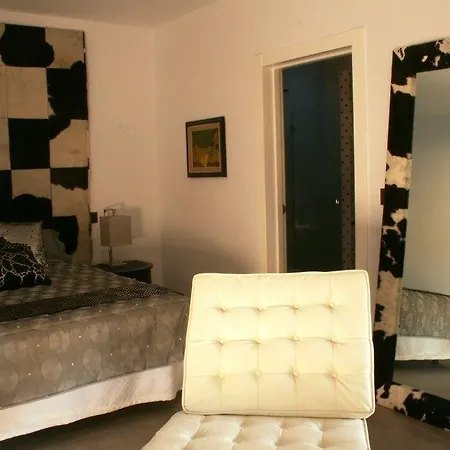 Bed and Breakfast La De Casitas Ampudia