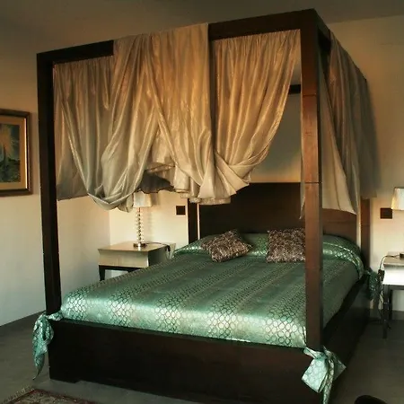 Bed & Breakfast La De Casitas Ampudia