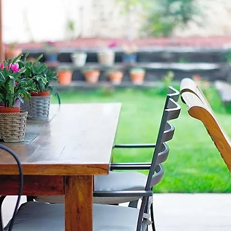 Bed and Breakfast La De Casitas Ampudia
