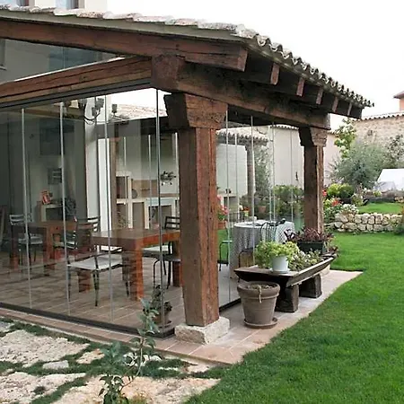 Bed and Breakfast La De Casitas Ampudia