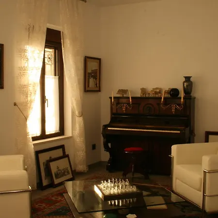 Bed & Breakfast La De Casitas 4*